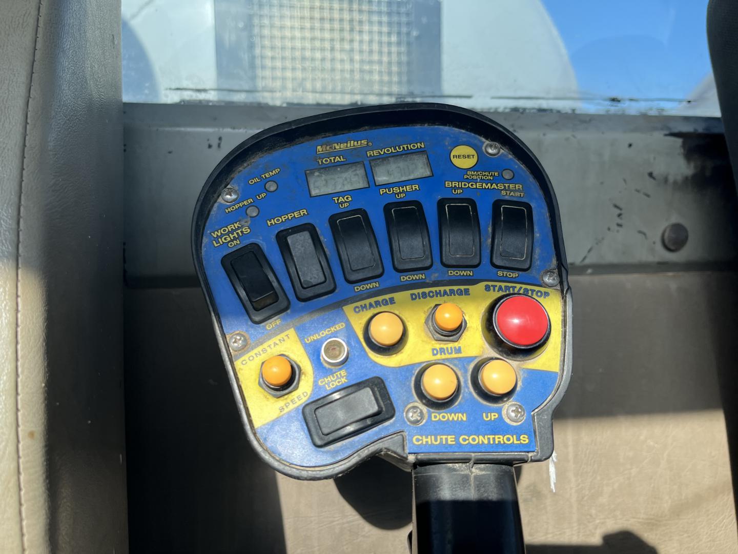 ./imagenes/INVOICE/2019/17648/CAMION REVOLVEDOR INTERNATIONAL PAYSTAR 5000 CON EQUIPO MCNEILUS (14).JPG